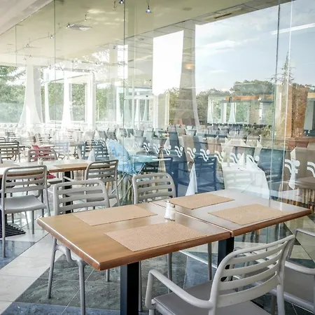 Laguna Garden Hotel 4*