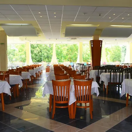 Laguna Garden 4*